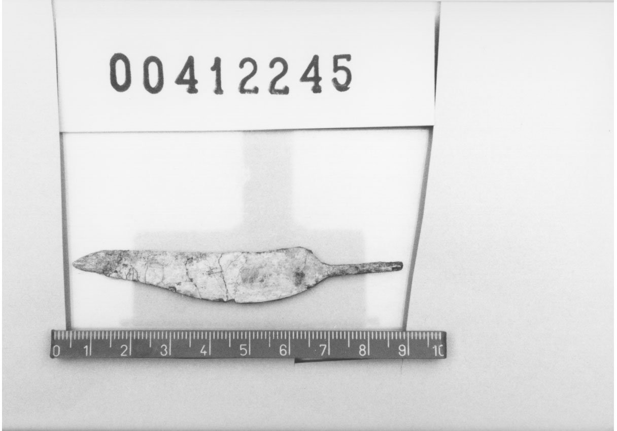 coltello miniaturistico (X a.C)