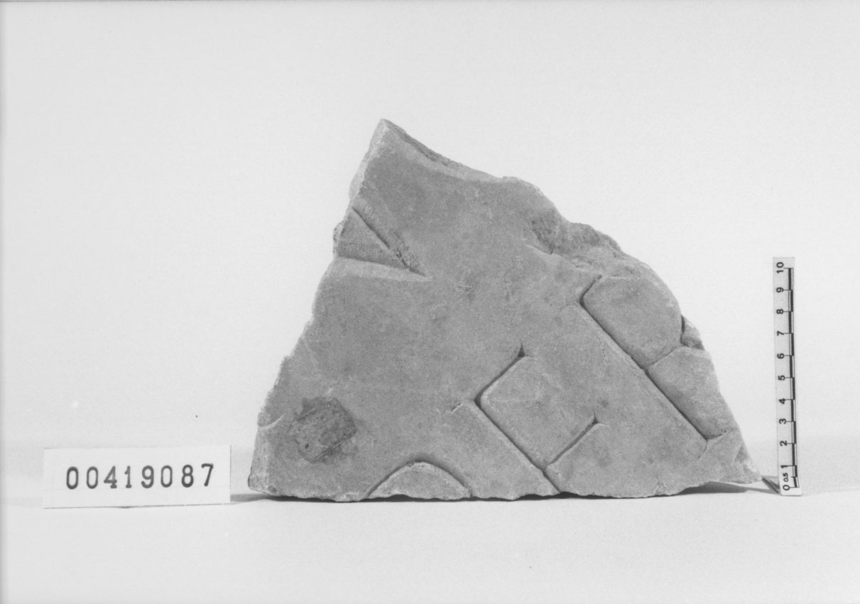 lastra con iscrizione/frammento (Età imperiale)