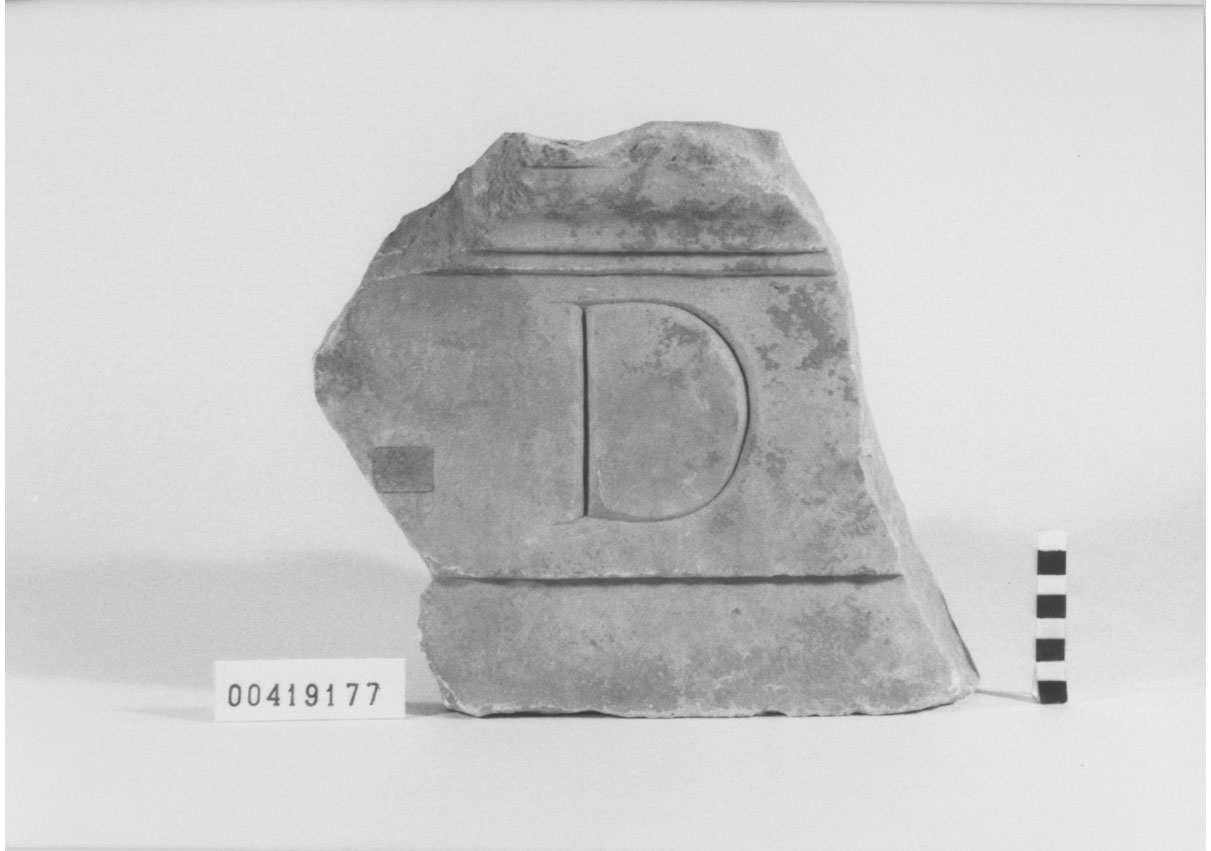 lastra con iscrizione/frammento (Età imperiale)