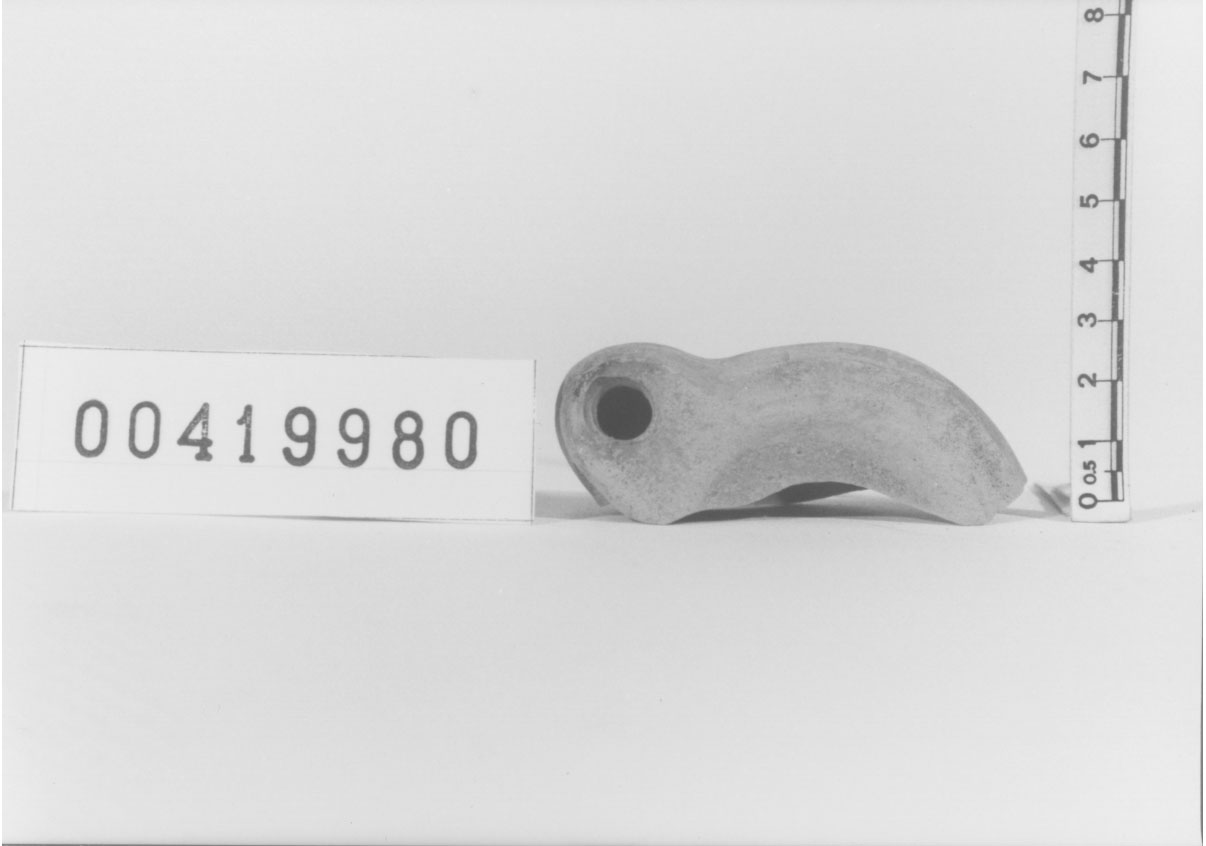 lucerna a becco rotondo (I sec. d.C)