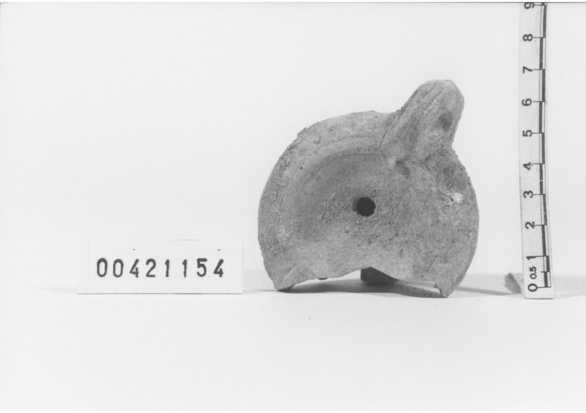 lucerna a becco rotondo/frammento 