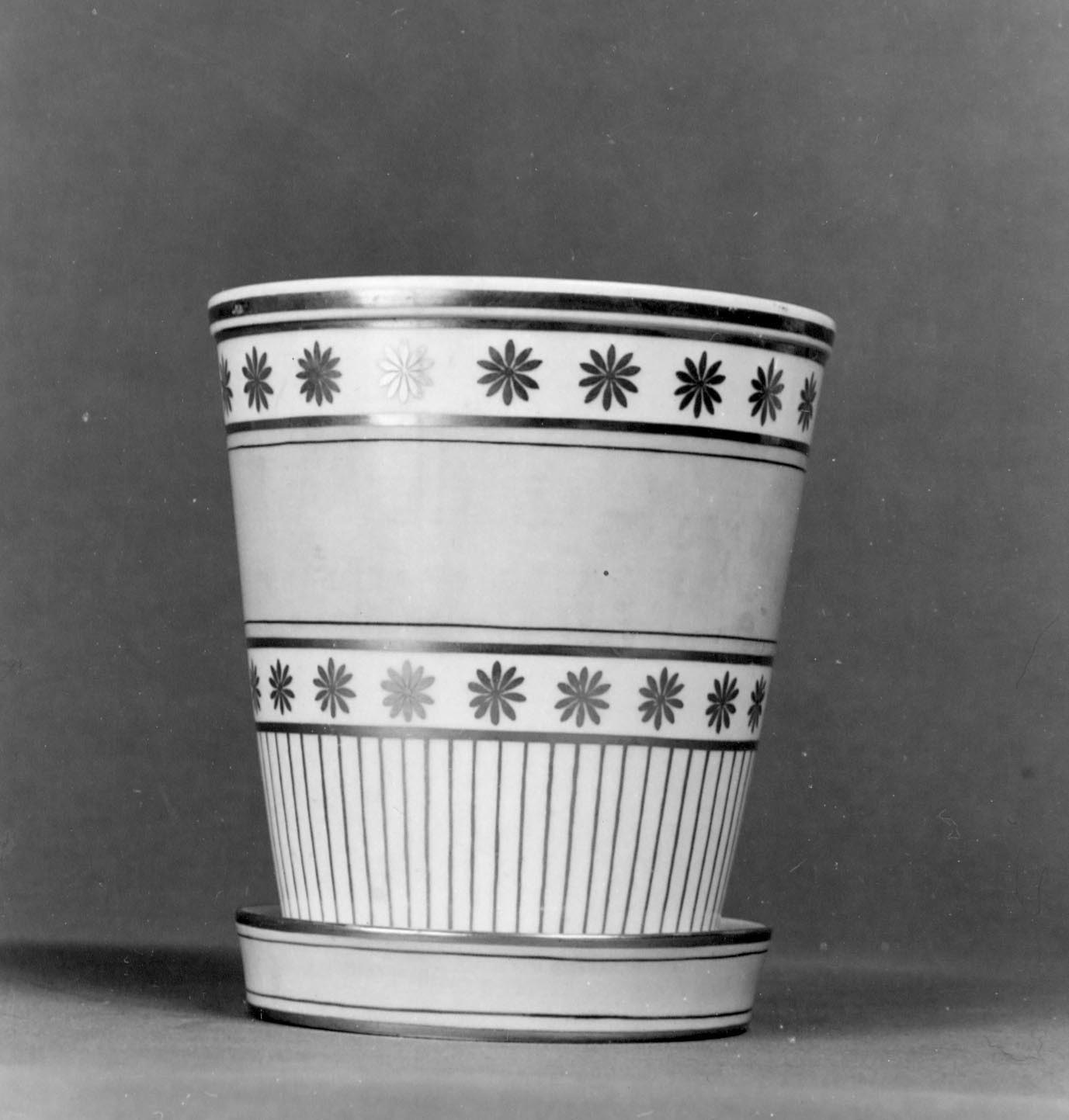 vaso da fiori, serie - manifattura Ginori, Doccia (primo quarto sec. XIX)