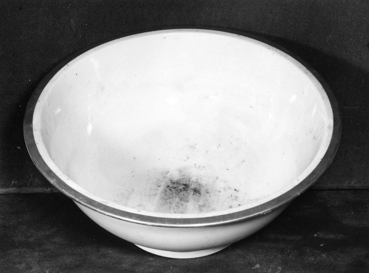 piatto - manifattura di Doccia (metà sec. XIX)