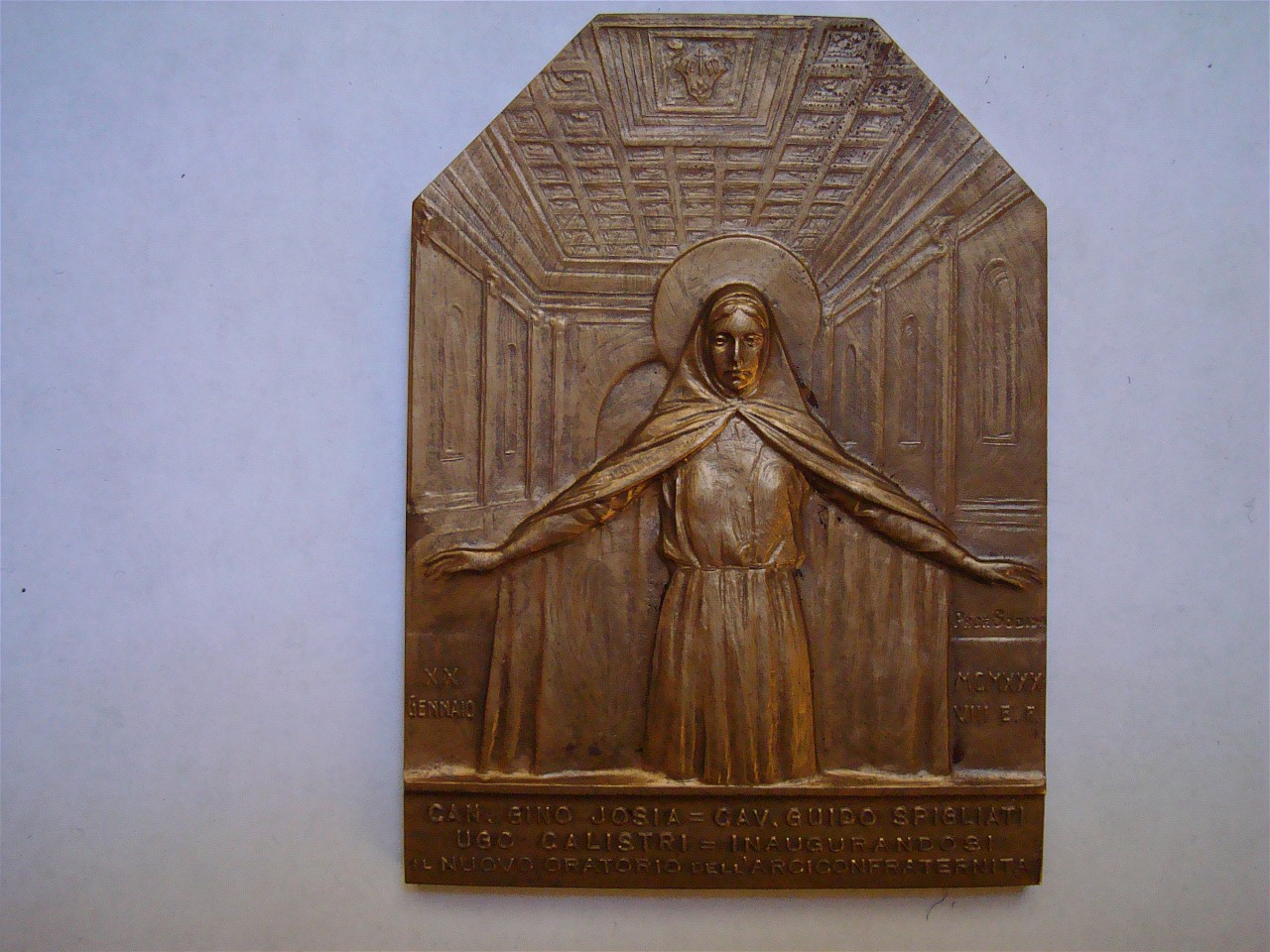 Madonna della Misericordia (placchetta) di Sodini Dante, Picchiani Gastone (sec. XX)