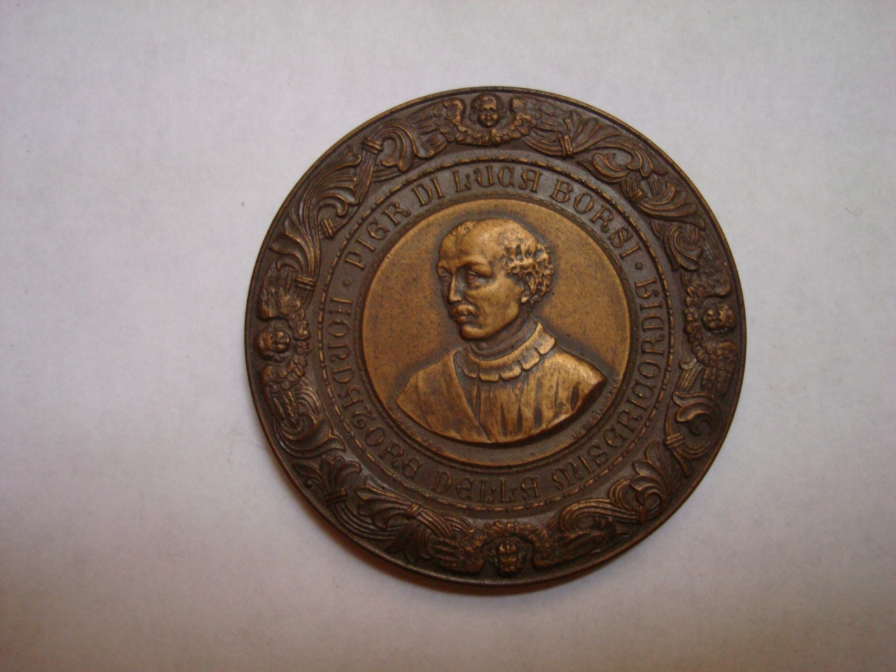 ritratto di Piero di Luca Borsi (medaglia) di Gori Luigi, Luca R (sec. XX)