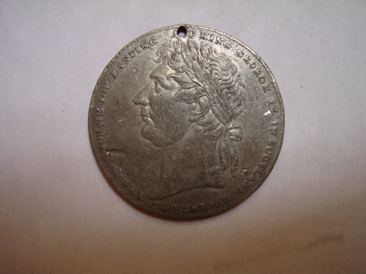 ritratto di Giorgio IV d'Inghilterra, Scozia prende per mano re Giorgio IV (medaglia) - bottega inglese (sec. XIX)
