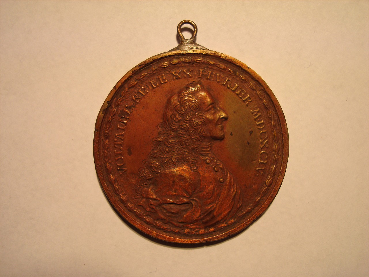 ritratto di Voltaire (medaglia) - bottega francese (?) (secondo quarto sec. XVIII)