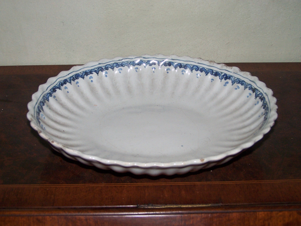 crespina - bottega di Faenza (prima metà sec. XVIII)