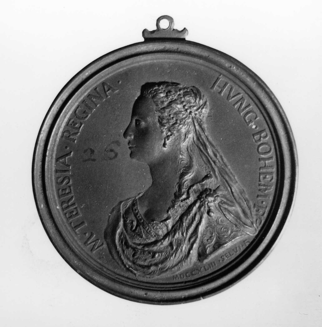 ritratto di Maria Teresa von Habsburg; fenice su un'ara illuminata dal sol e (medaglia) di Selvi Antonio (sec. XVIII)