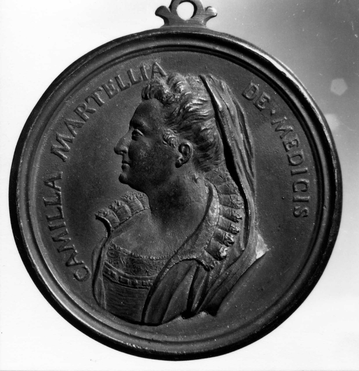 ritratto di Camilla Martelli; il sole radiato e la luna entrambi a faccia (medaglia) di Selvi Antonio, Vaggelli Bartolomeo (sec. XVIII)