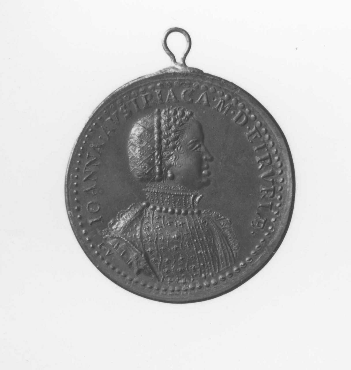 ritratto di Giovanna d'Austria; aquila in volo con i piccoli (medaglia) - ambito fiorentino (sec. XVI)