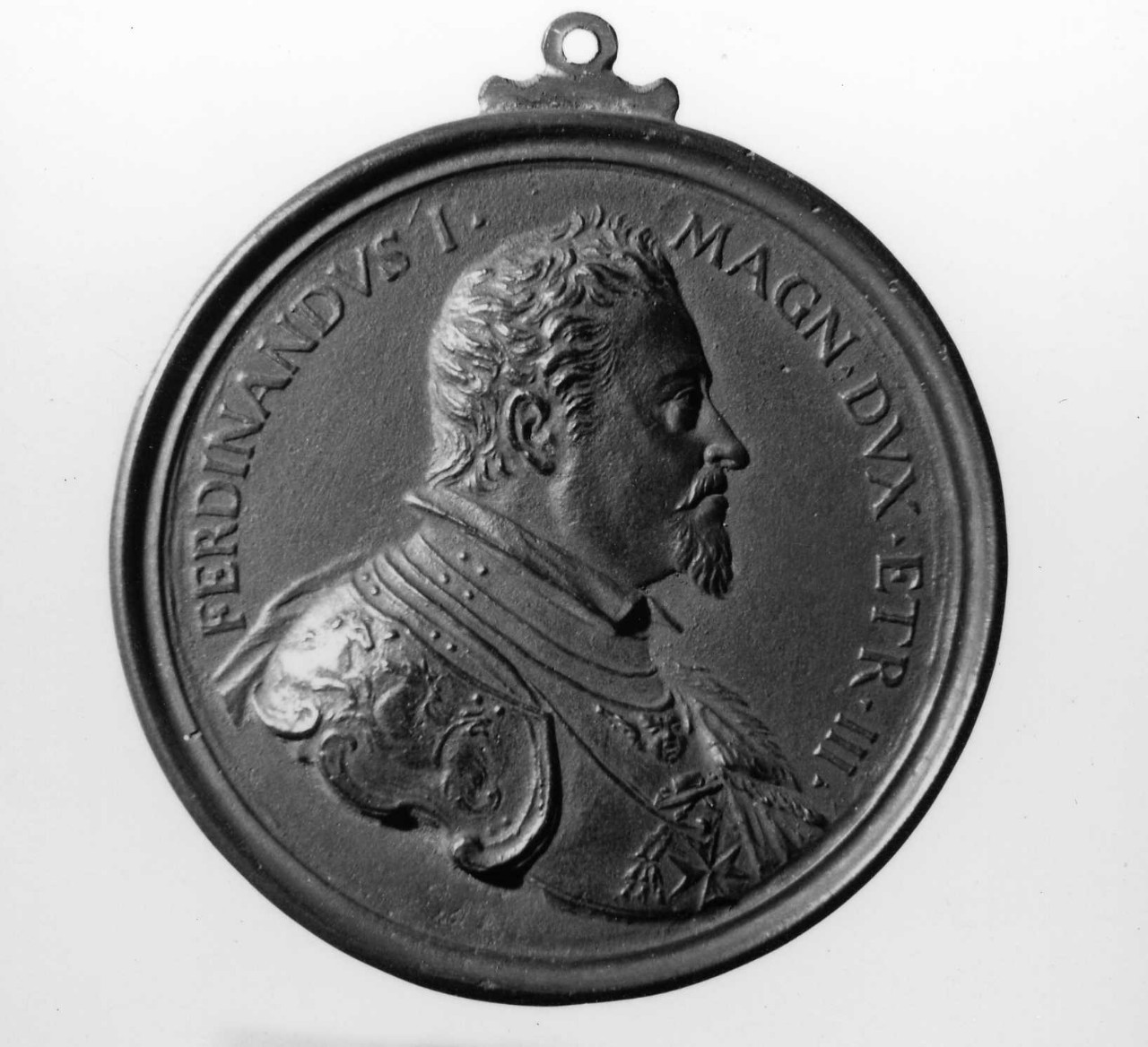 ritratto di Ferdinando I de' Medici; ape regina circondata da api (medaglia) di Selvi Antonio, Vaggelli Bartolomeo (sec. XVIII)
