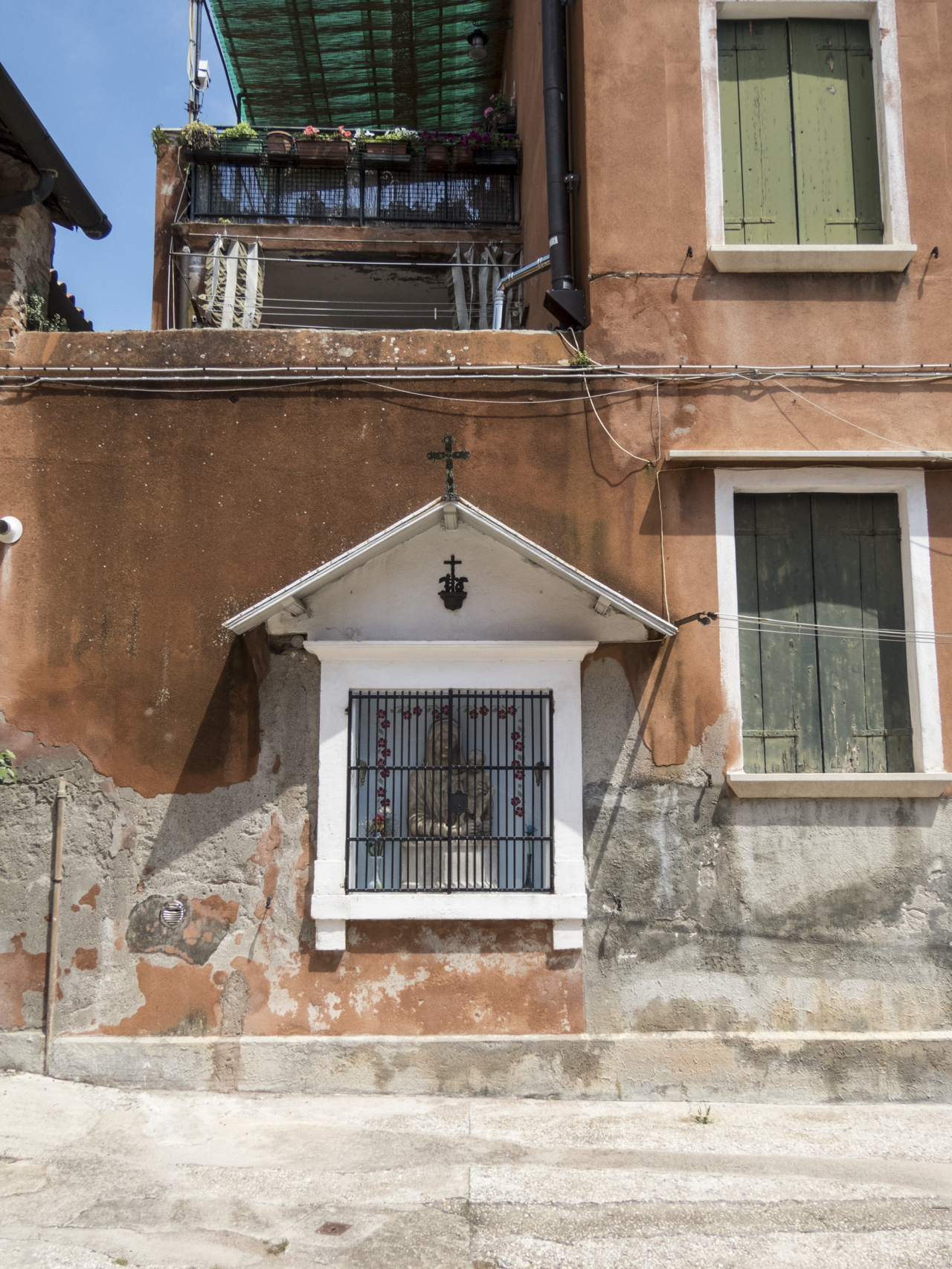 Madonna con Bambino (tabernacolo, opera isolata) - ambito veneziano (metà sec. XVI, sec. XIX)
