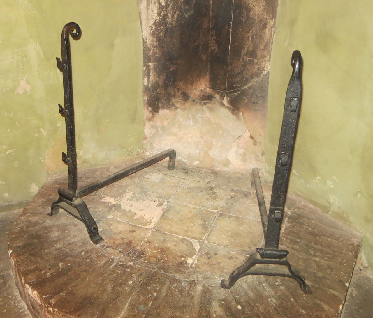 alare, coppia - bottega marchigiana, manifattura tosco-emiliana (sec. XX)