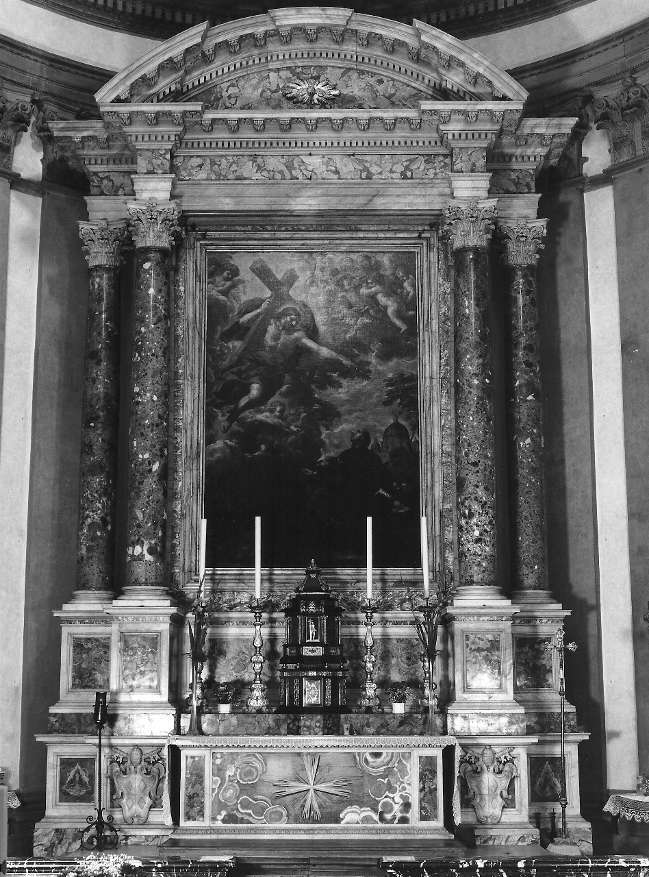 stemma papale (altare maggiore) di Bernini Gian Lorenzo (sec. XVII)