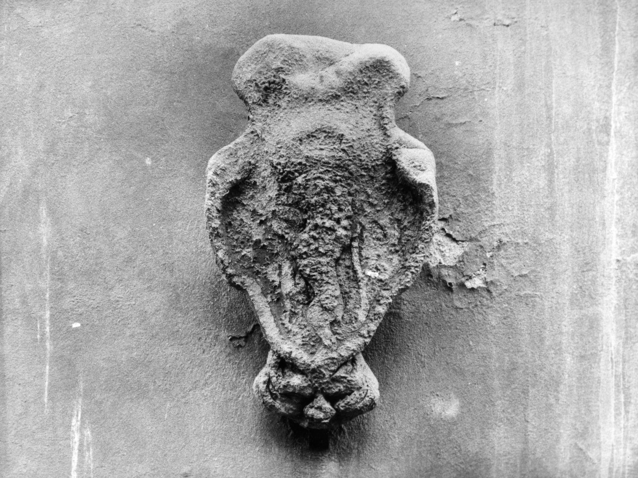 stemma gentilizio della famiglia Marchetti rilievo, post 1600 ant