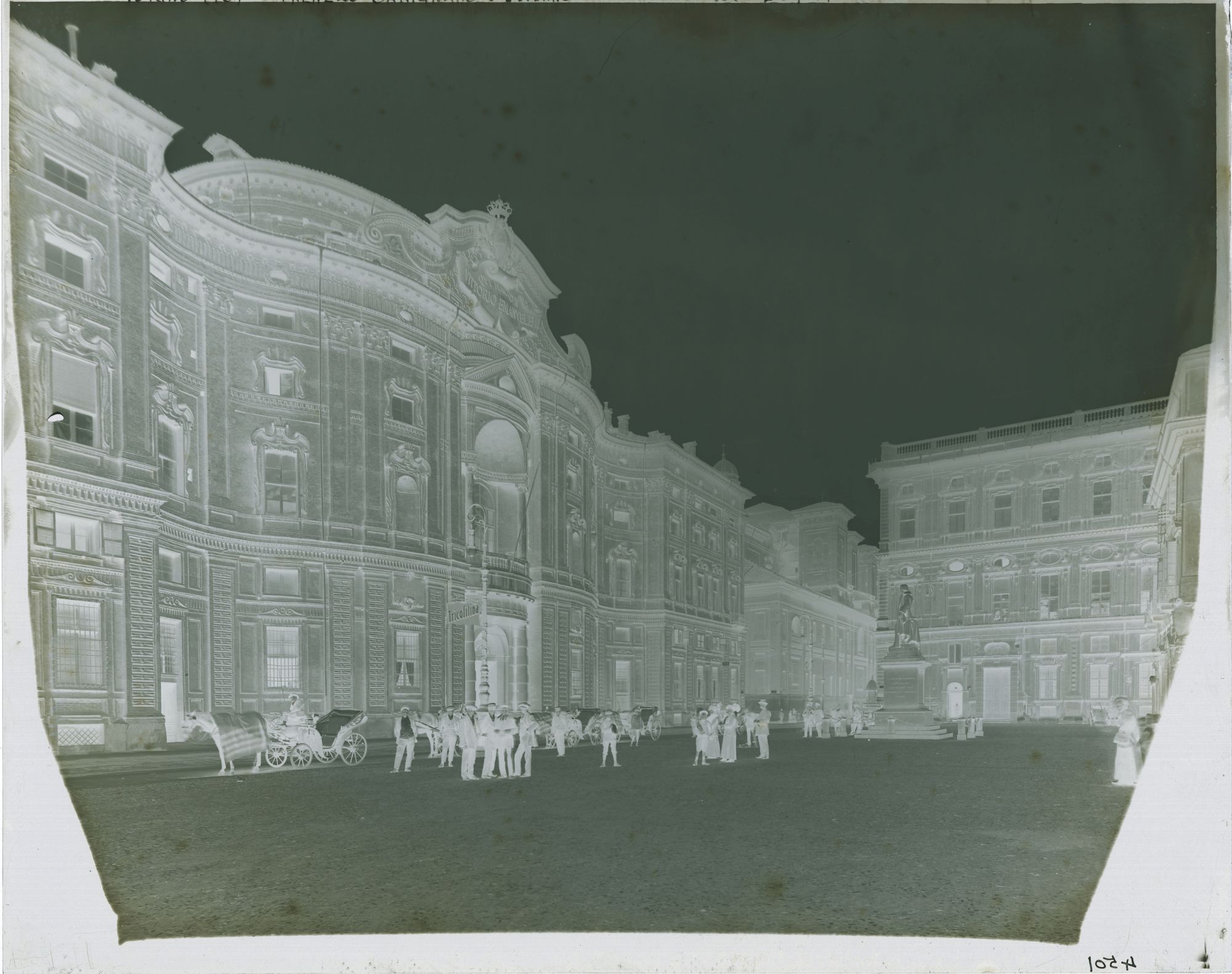 Torino - Piazza Carignano - Palazzo Carignano (negativo) di Soprintendenza ai Monumenti del Piemonte e della Liguria (attr) (primo quarto XX)