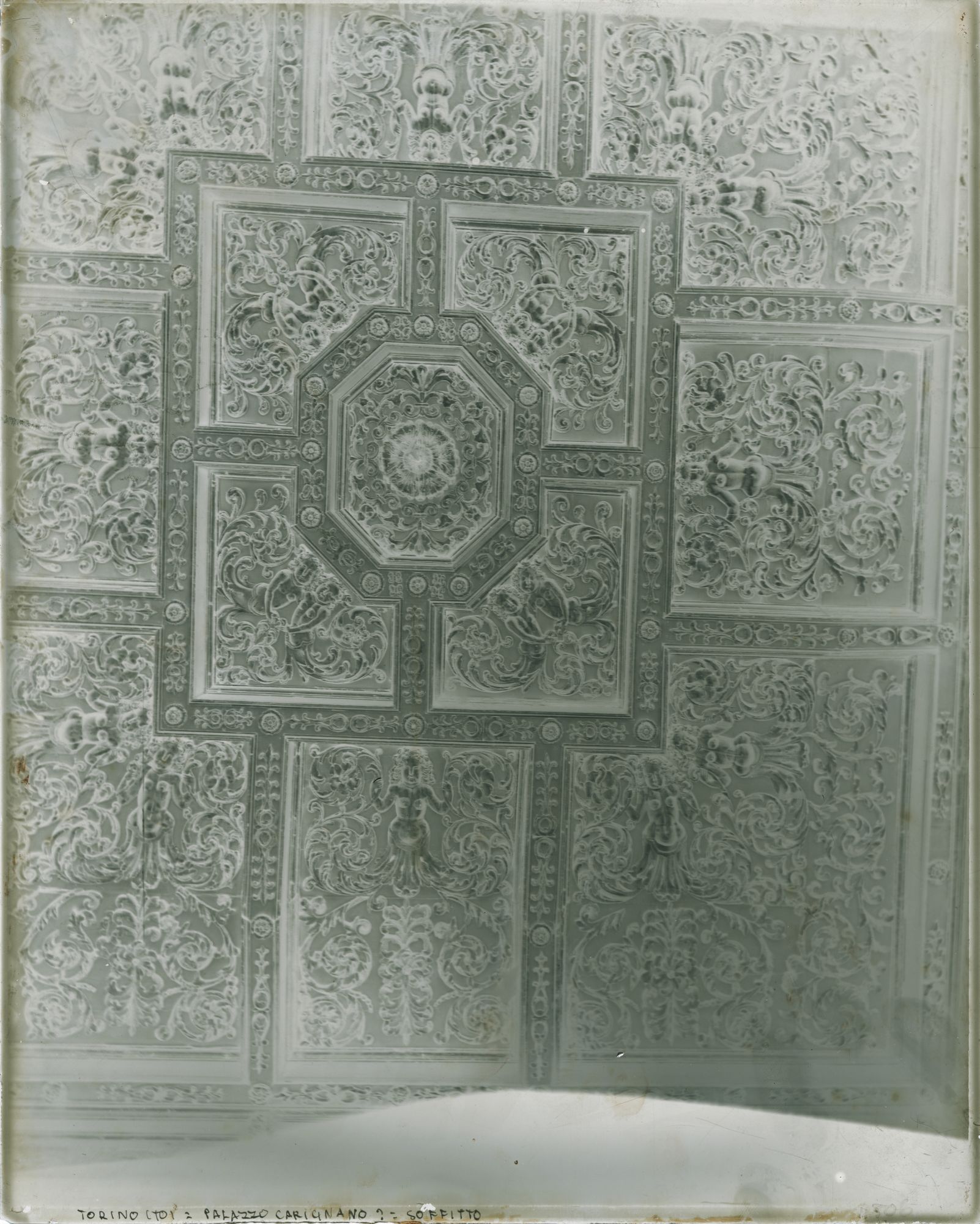 Torino - Palazzo Carignano (negativo) di Ufficio Regionale per la Conservazione dei Monumenti del Piemonte e della Liguria (attr) (fine XIX)