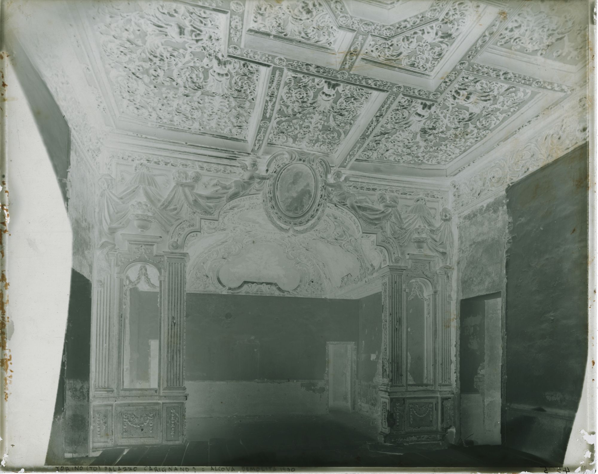 Torino - Palazzo Carignano (negativo) di Ufficio Regionale per la Conservazione dei Monumenti del Piemonte e della Liguria (attr) (fine XIX)