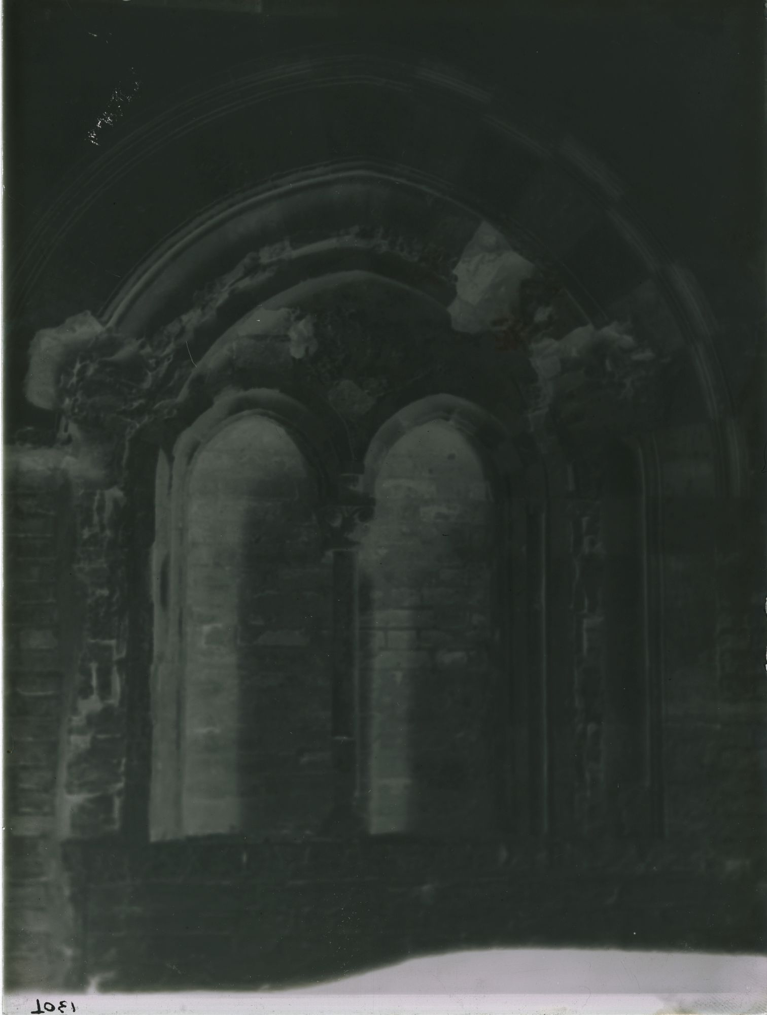 Cassine - Chiesa di San Francesco (negativo) di Regia Soprintendenza all'Arte Medievale e Moderna e della Regia Galleria Sabauda di Torino (attr) (secondo quarto XX)