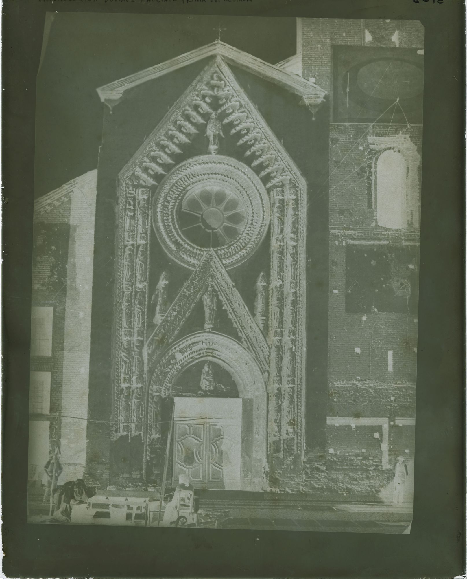 Piemonte - Architetture - Elementi decorativi - Chiese - Riproduzioni - Giovanni Battista Berra (negativo) di Germano, Ottavio (attr) (inizio XX)