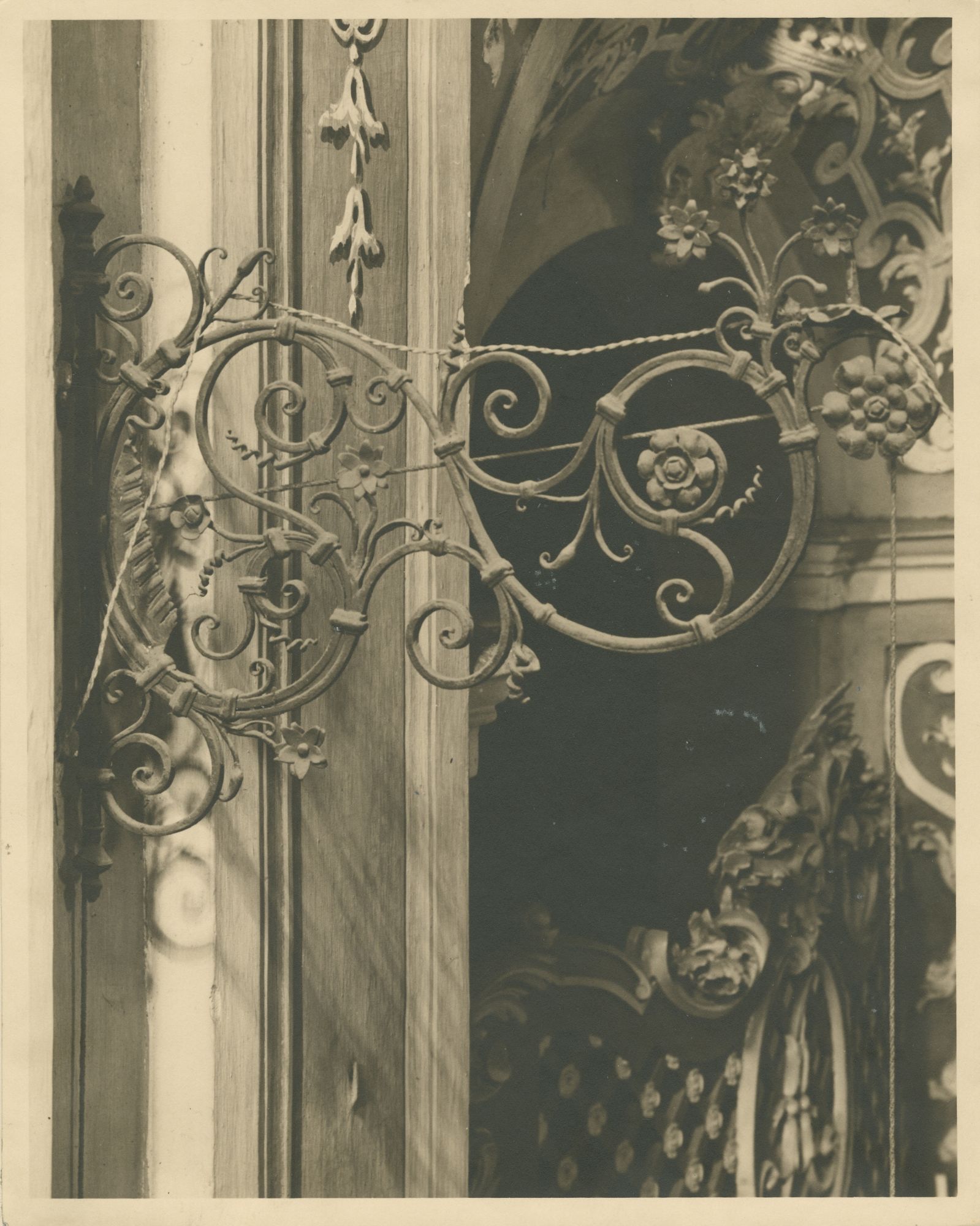 Piemonte - Architetture - Elementi architettonici - Chiese - Elementi decorativi (positivo) di Pedrini, Augusto (attr) (secondo quarto XX)