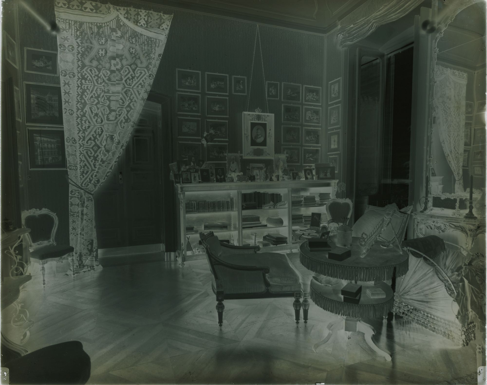 Agliè - Castello Ducale (negativo) di Regia Soprintendenza all'Arte Medievale e Moderna e della Regia Galleria Sabauda di Torino (attr) (secondo quarto XX)