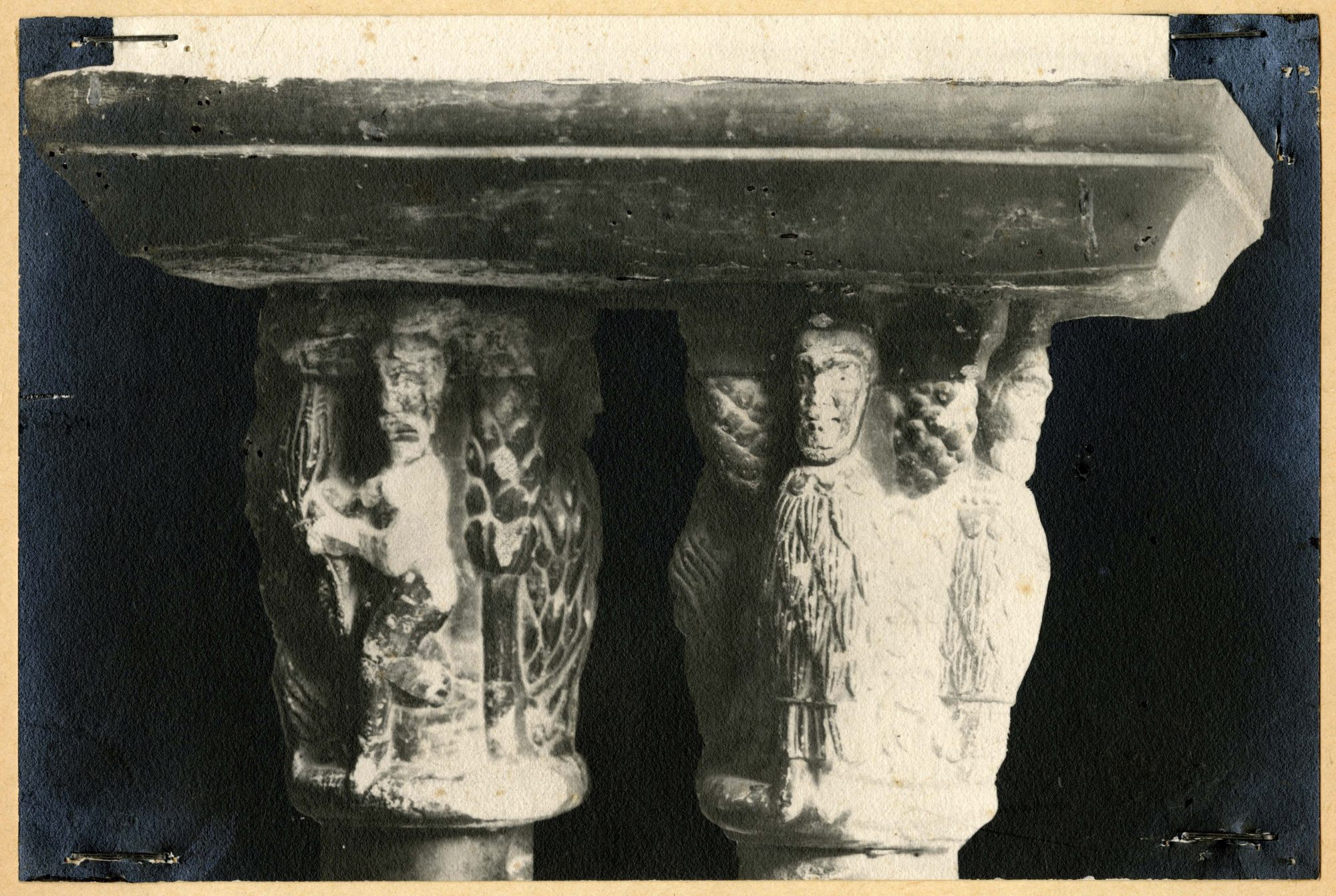 Valle d'Aosta - Elementi architettonici - Capitelli (positivo) di Germano, Ottavio (attr) (fine/ inizio XIX/ XX)