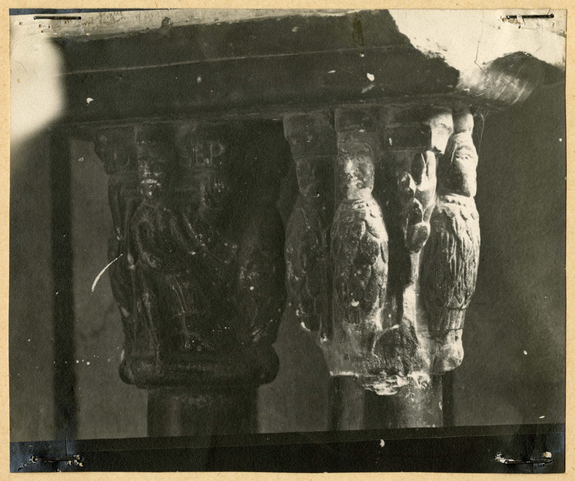 Valle d'Aosta - Elementi architettonici - Capitelli (positivo) di Germano, Ottavio (attr) (fine/ inizio XIX/ XX)