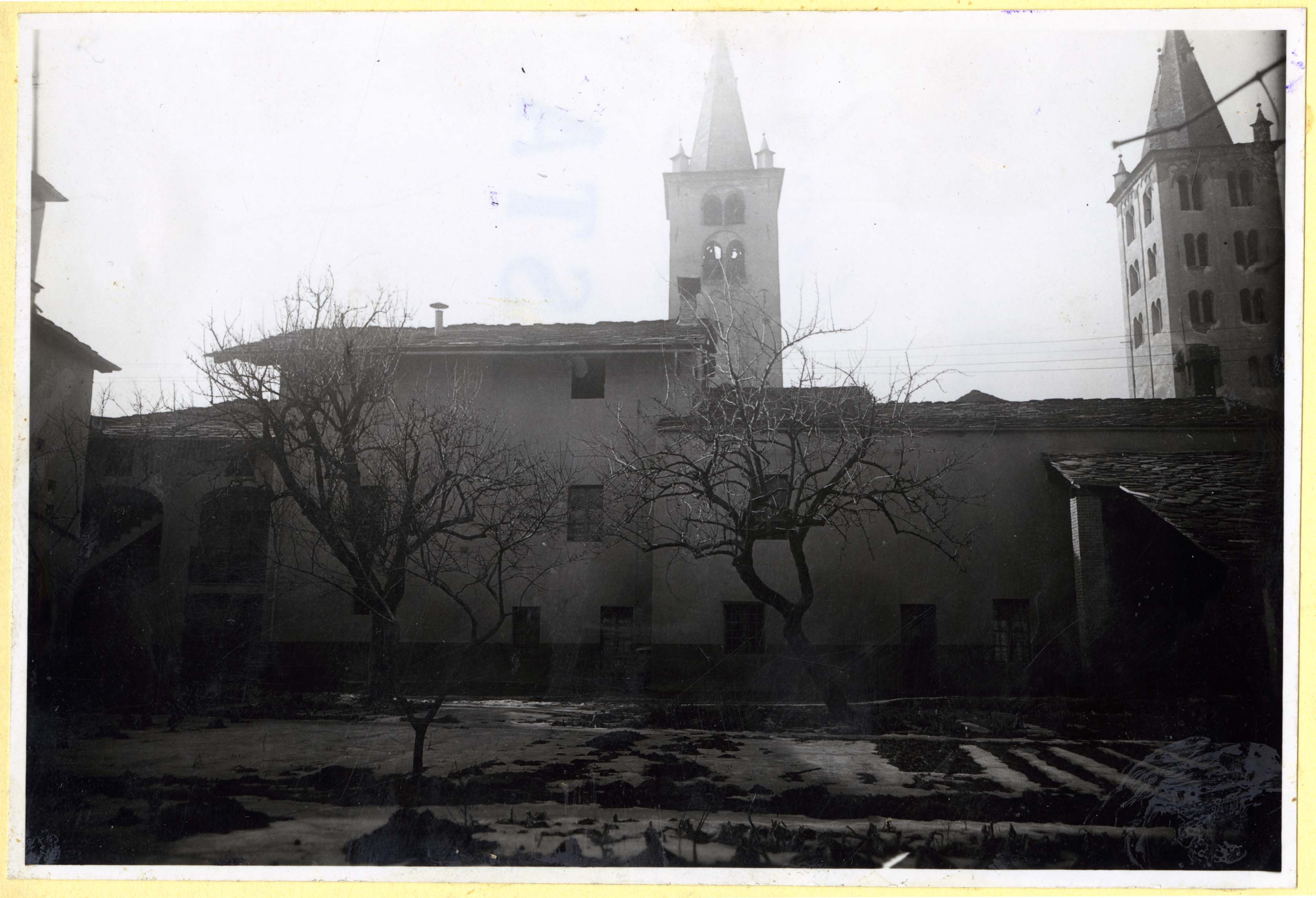 Aosta - Vedute urbane (positivo) di Anonimo aostano (prima metà XX)