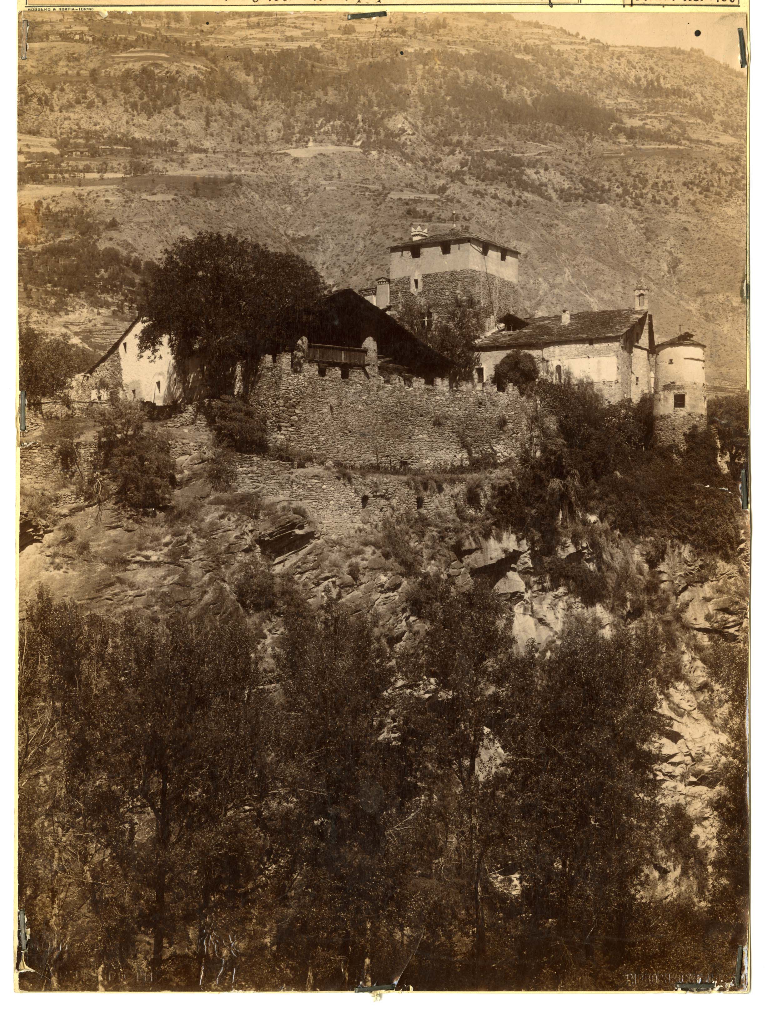 Saint-Pierre - Castello Sarriod de La Tour (positivo) di Balbo Bertone di Sambuy, Edoardo (fine XIX)