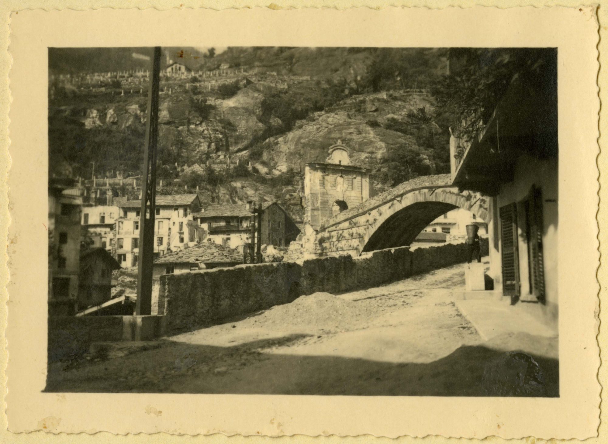 Valle d'Aosta - Archeologia - Ponti (positivo) di Checchi, arch. Ercole (secondo quarto XX)
