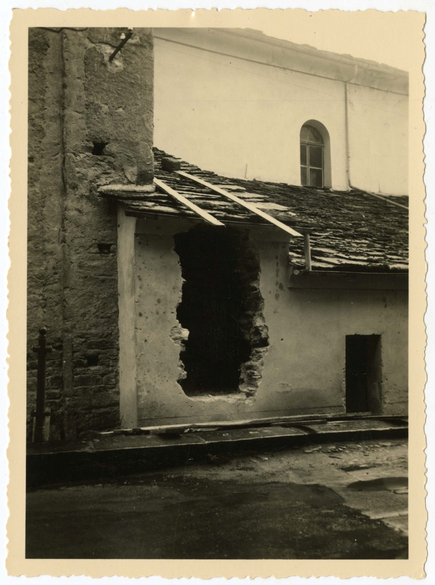 Saint-Vincent - Chiesa di San Vincenzo - Restauri (positivo) di Anonimo torinese (secondo quarto XX)