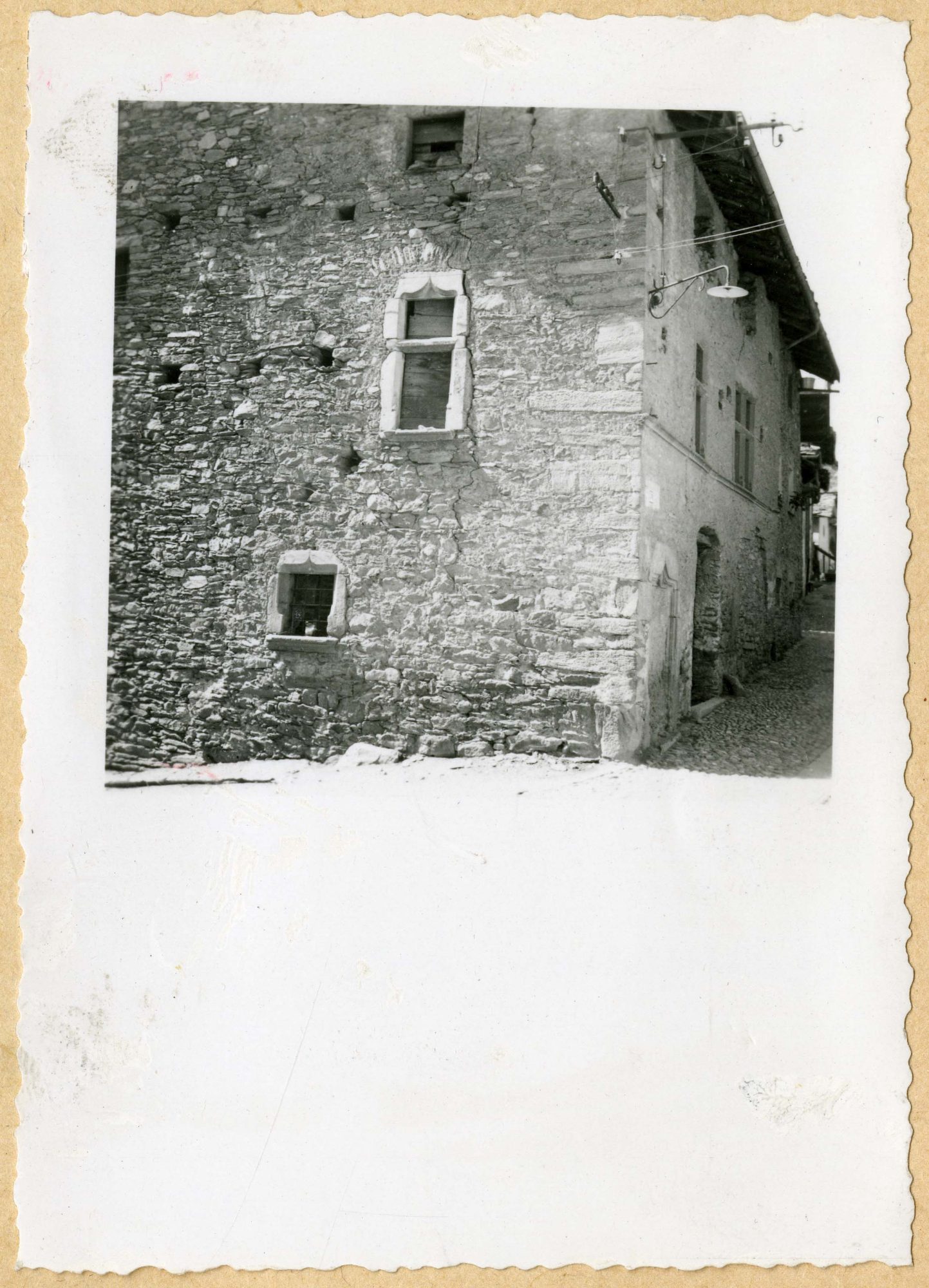 Chambave - Vedute urbane (positivo) di Anonimo aostano (terzo quarto XX)