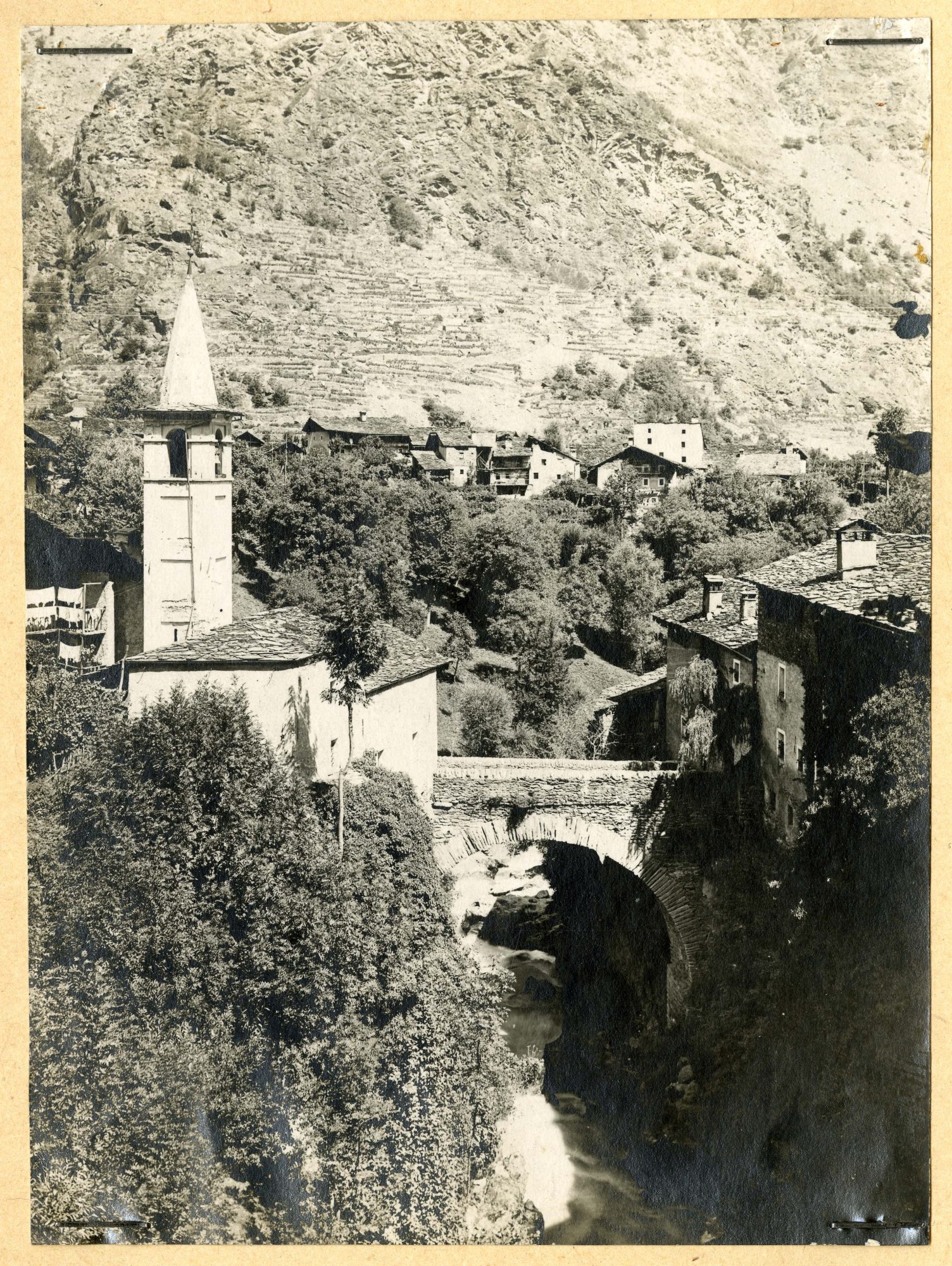 Valle d'Aosta - Archeologia - Ponti (positivo) di Anonimo aostano (primo quarto XX)