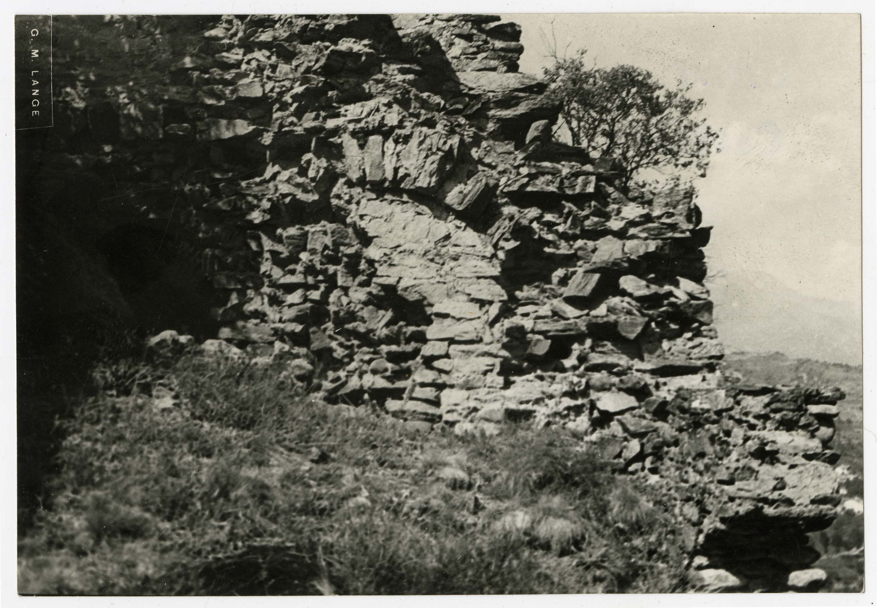 Villeneuve - Castello di Châtel-Argent - Cortina muraria (positivo) di Lange, Guglielmo (terzo quarto XX)