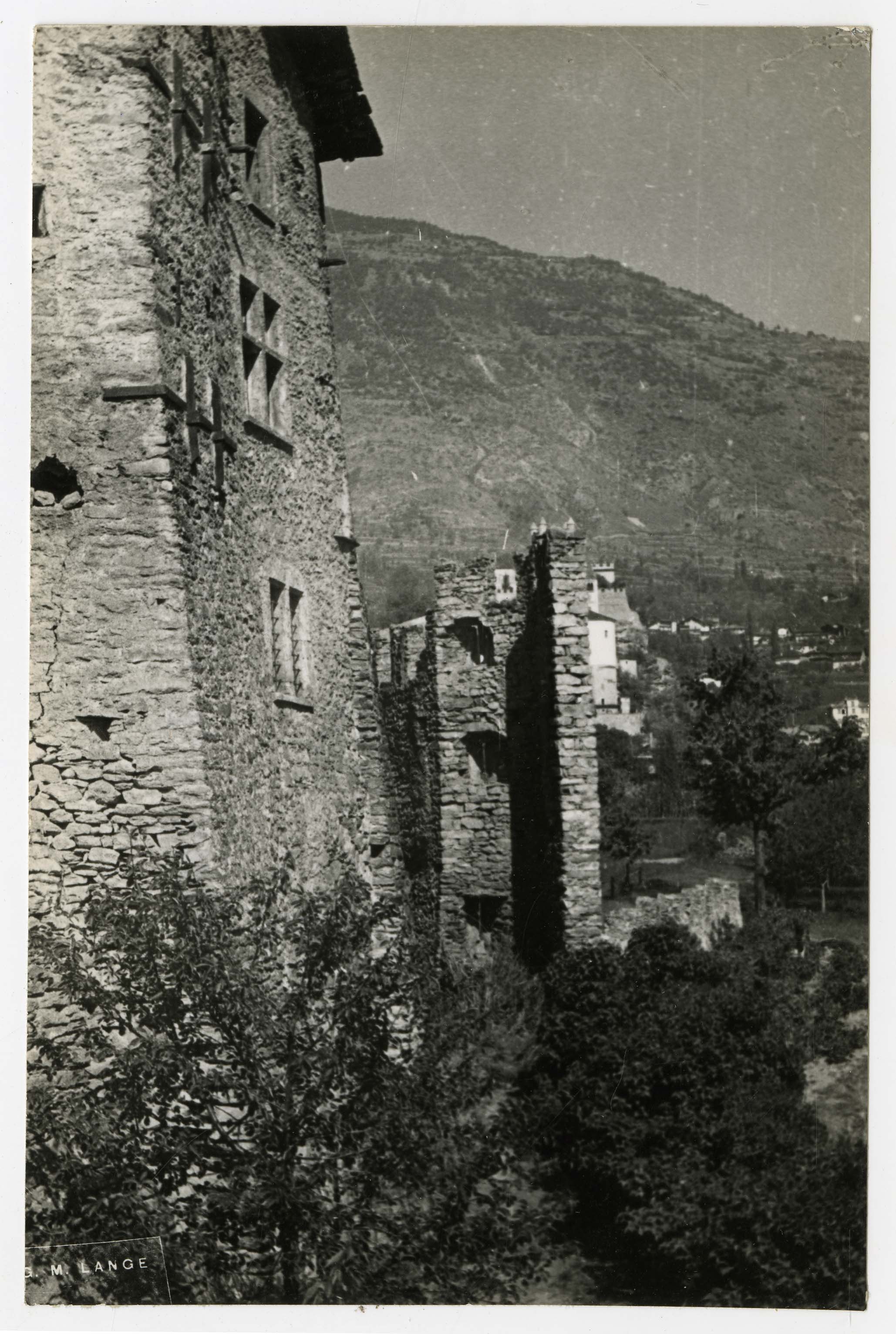 Saint-Pierre - Castello Sarriod de La Tour (positivo) di Lange, Guglielmo (terzo quarto XX)