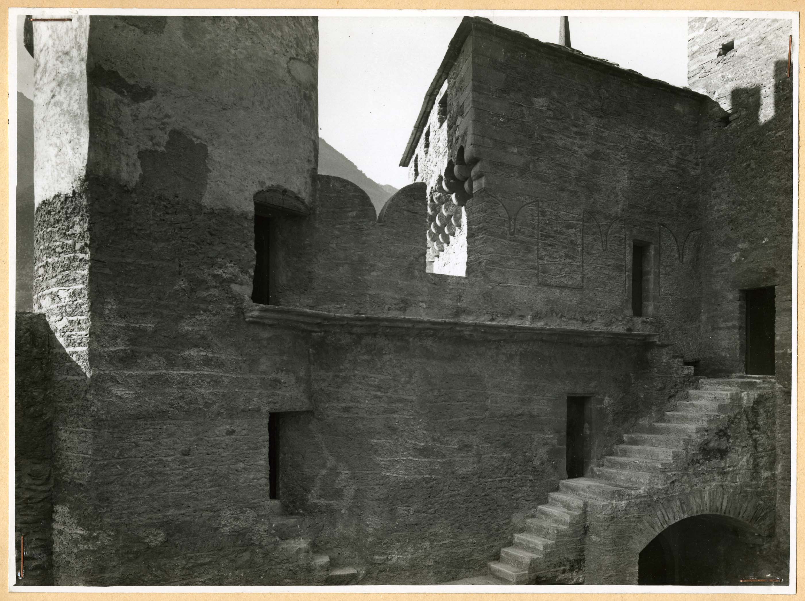 Valle d'Aosta - Architettura militare - Castelli (positivo) di Pedrini, Augusto (secondo quarto XX)