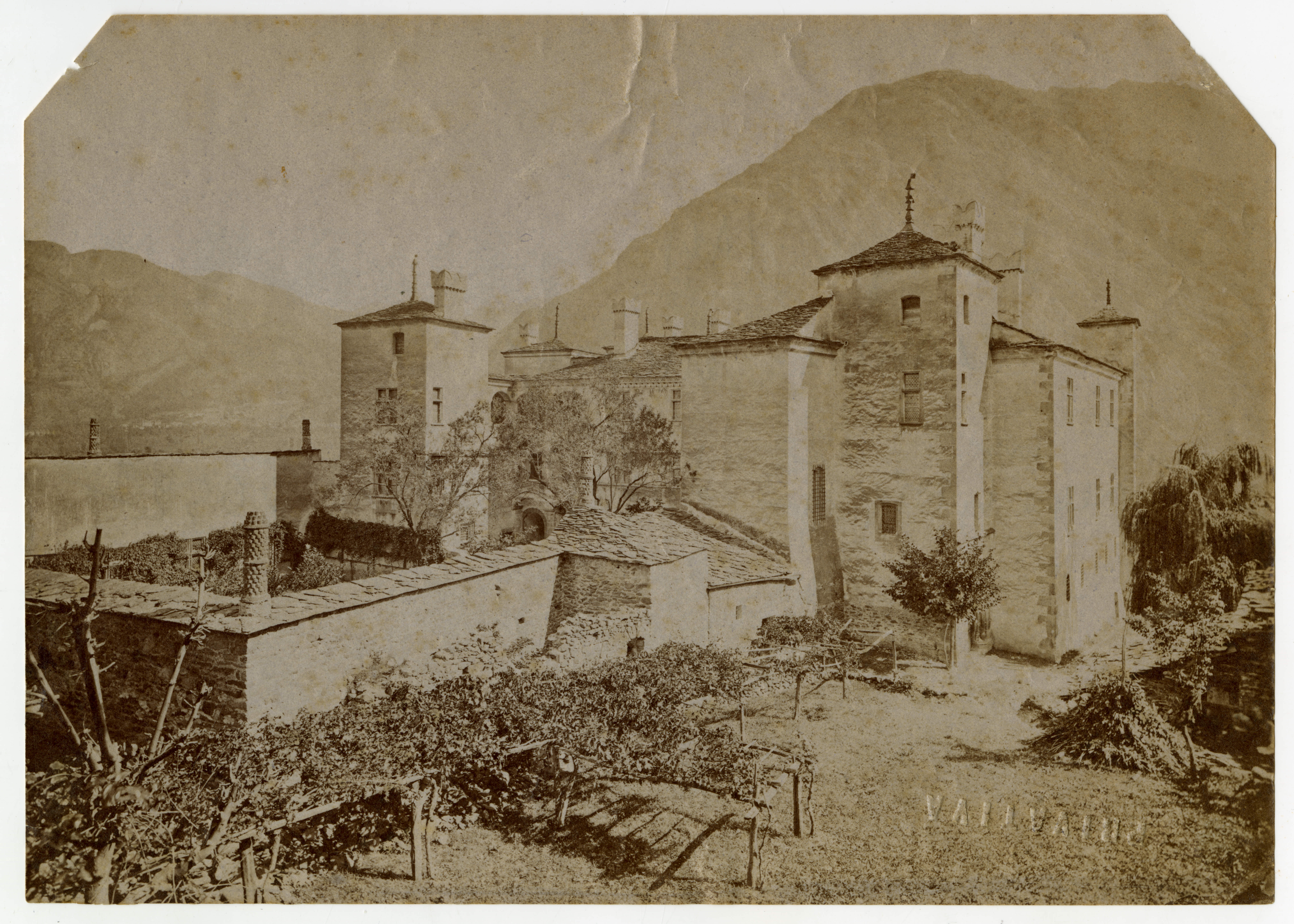 Issogne - Castello di Issogne (positivo) di Ecclesia, Vittorio (XIX)