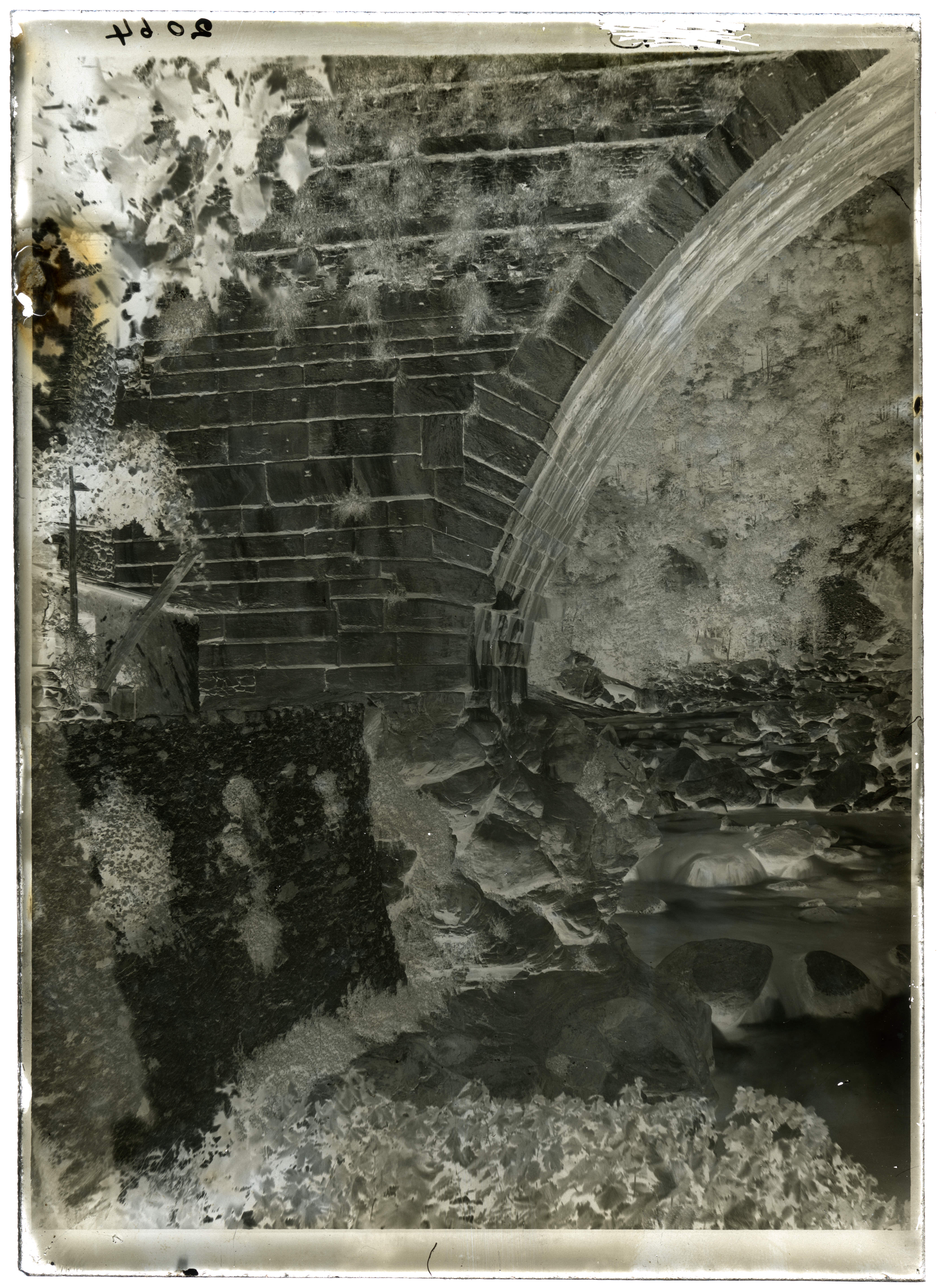 Pont-Saint-Martin - Ponte Romano (negativo) di Anonimo (XX)