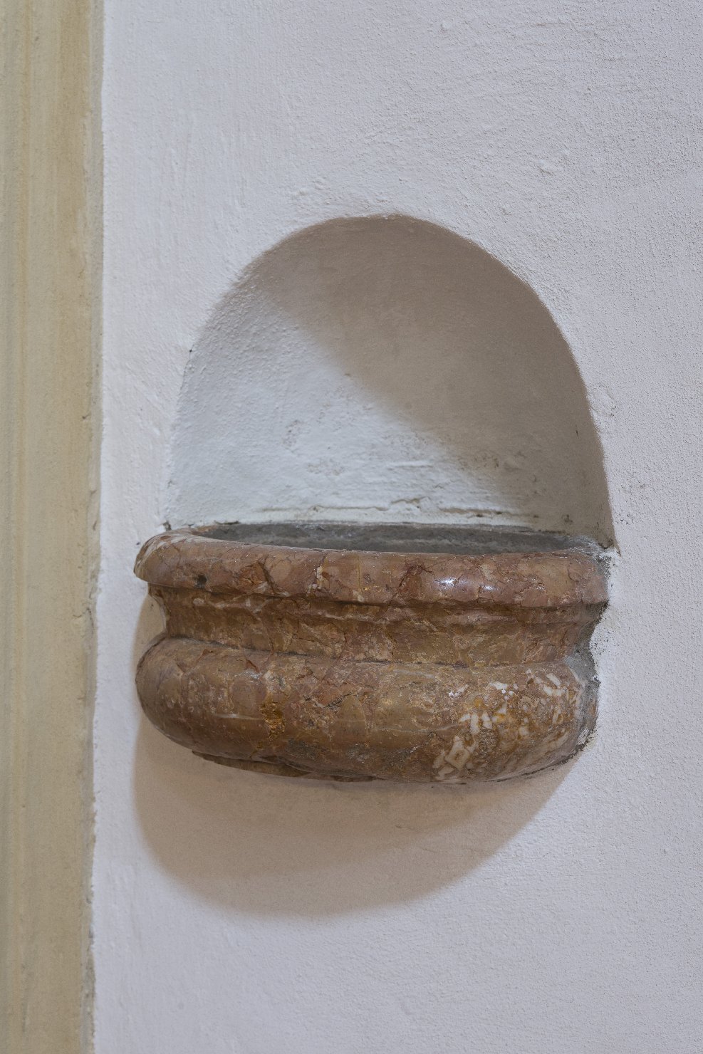 acquasantiera - bottega emiliana (sec. XVII)