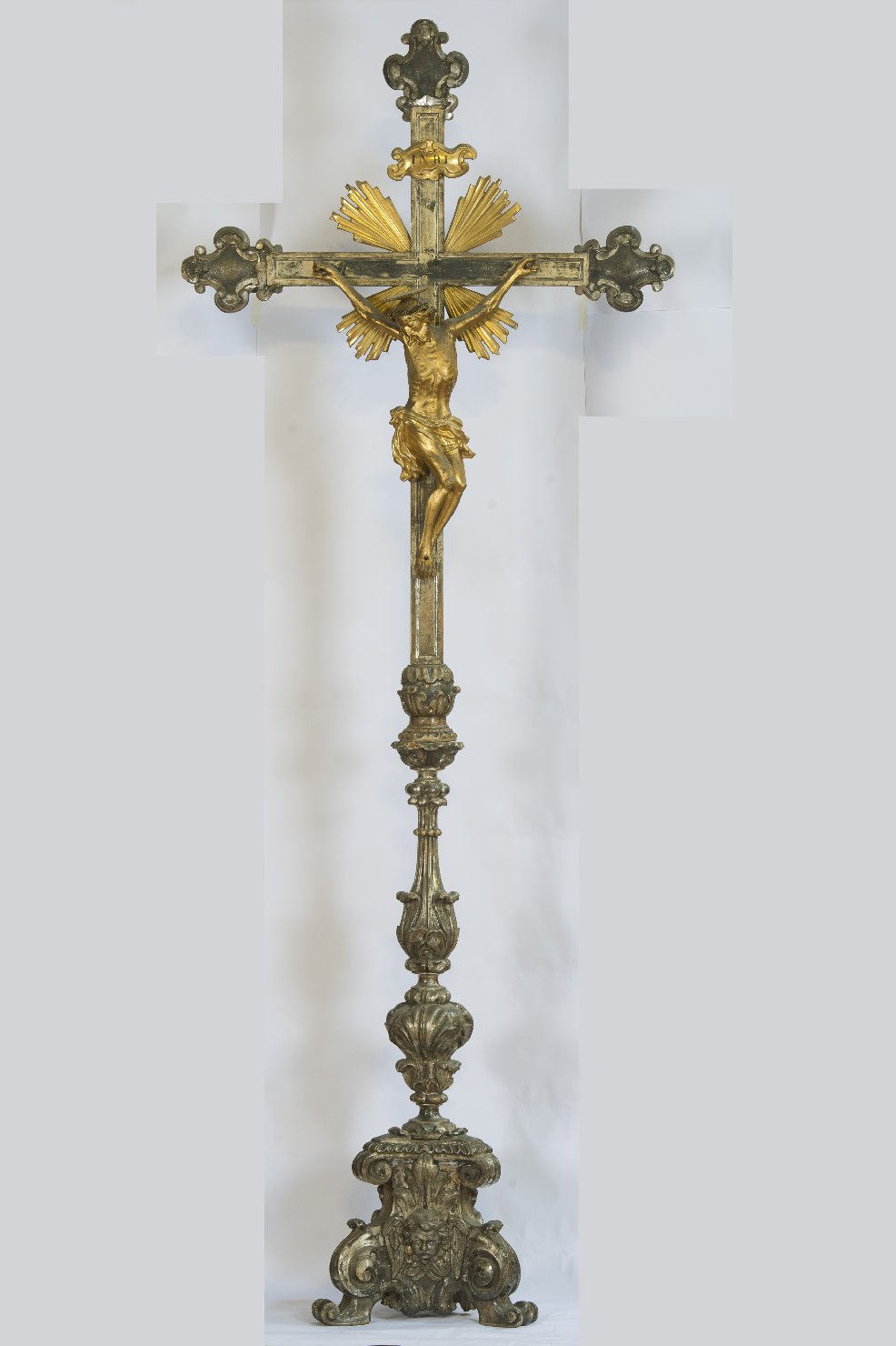 Cristo crocifisso (servizio d'altare, insieme) - bottega modenese (metà sec. XVIII)