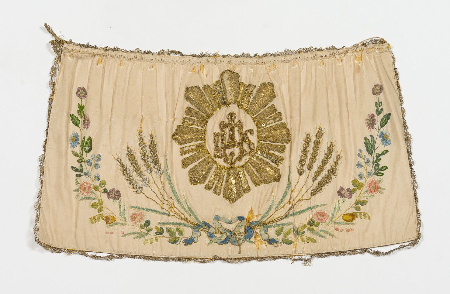 motivi decorativi floreali (conopeo di pisside) - manifattura italiana (sec. XIX)