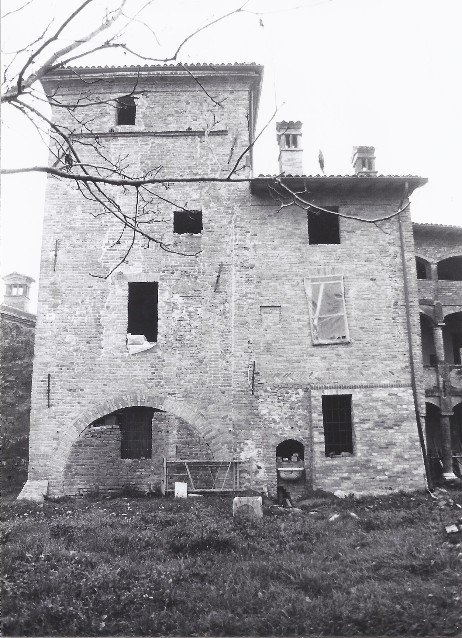 Castello di Mangialupo (complesso, rurale) - Gossolengo (PC)  (XIV)