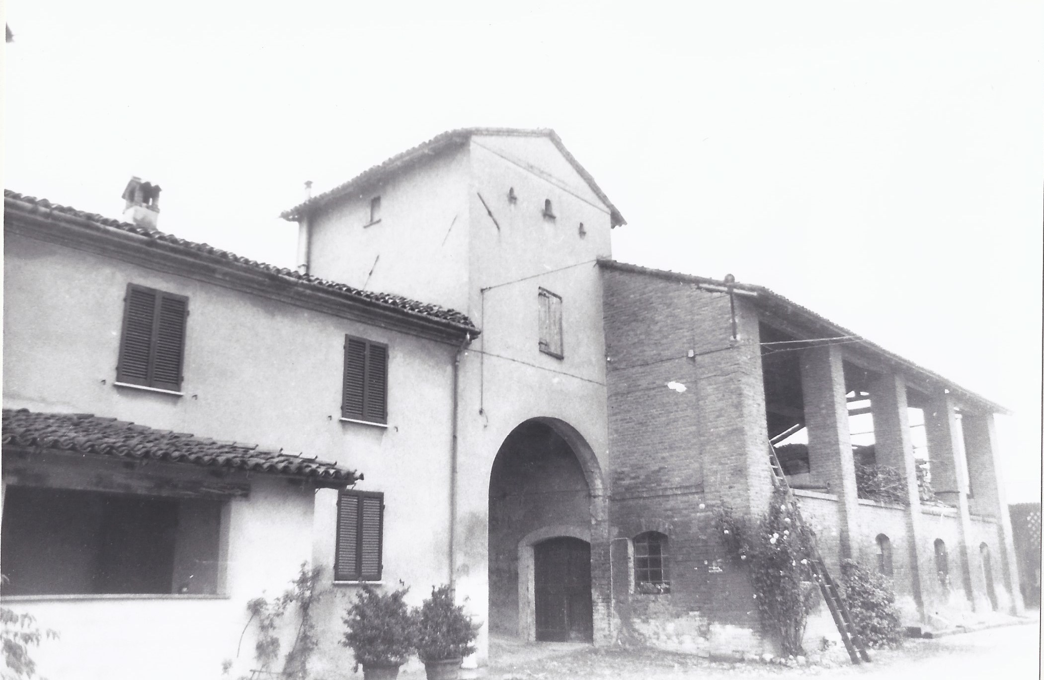 Cascina Lussino (Luzzino) (casa, torre) - Gragnano Trebbiense (PC)  (XVI)