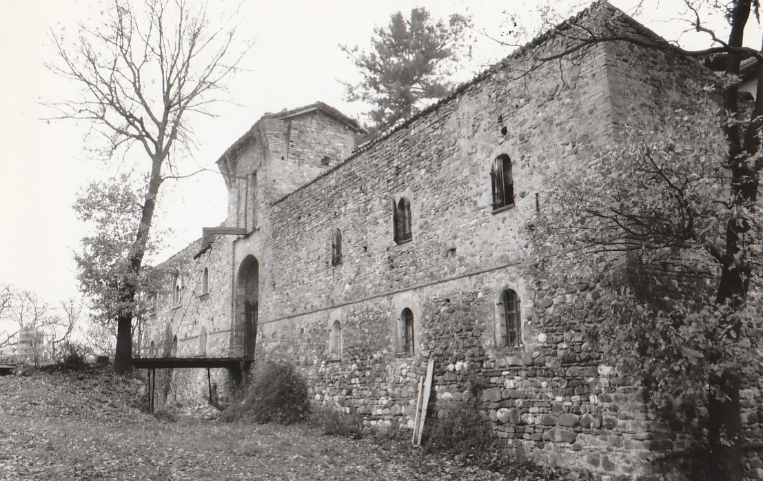 Castello di Torrano e pertinenze (castello) - Ponte dell'Olio (PC) 