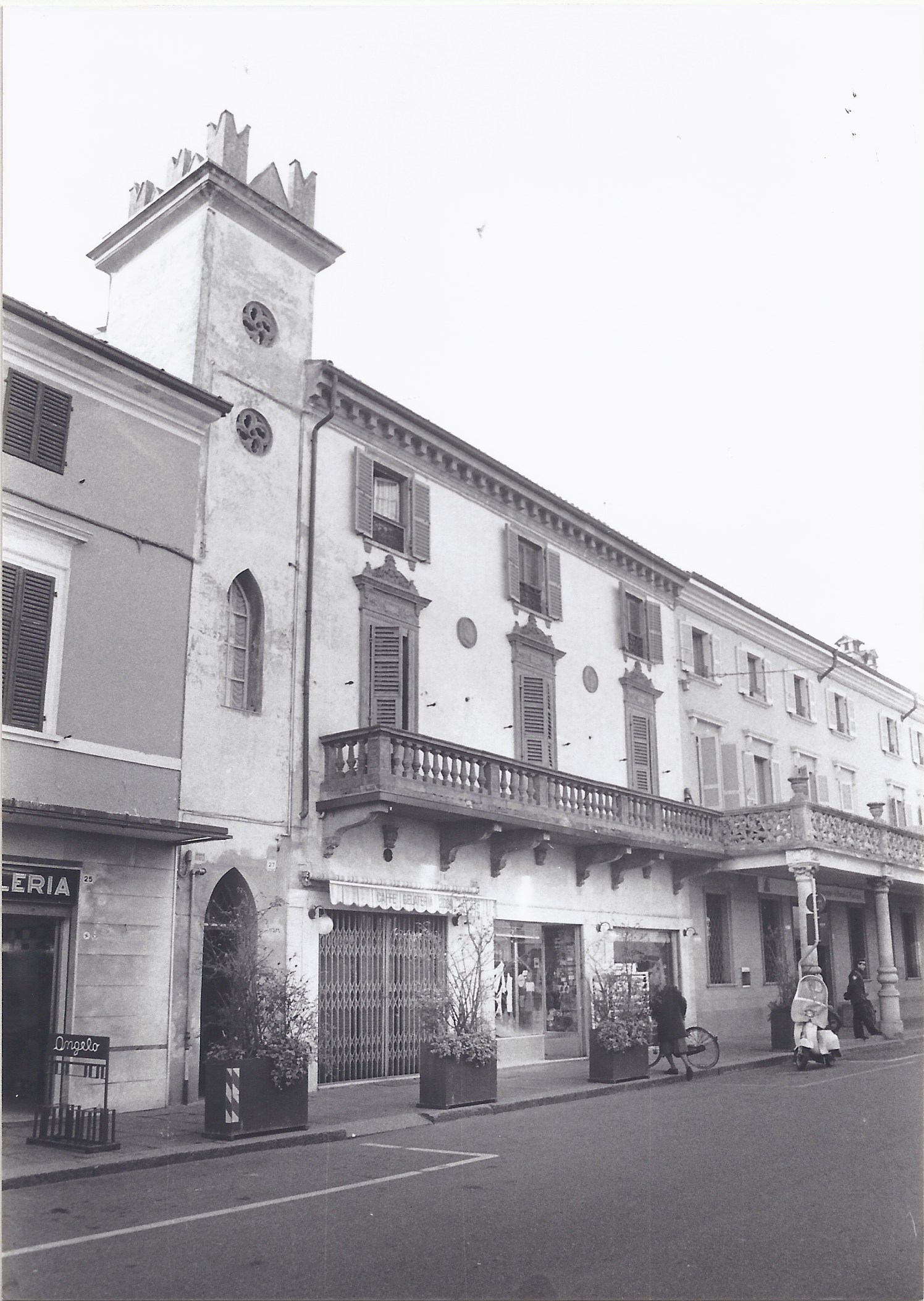 palazzo - Monticelli d'Ongina (PC)  (XIX, fine)