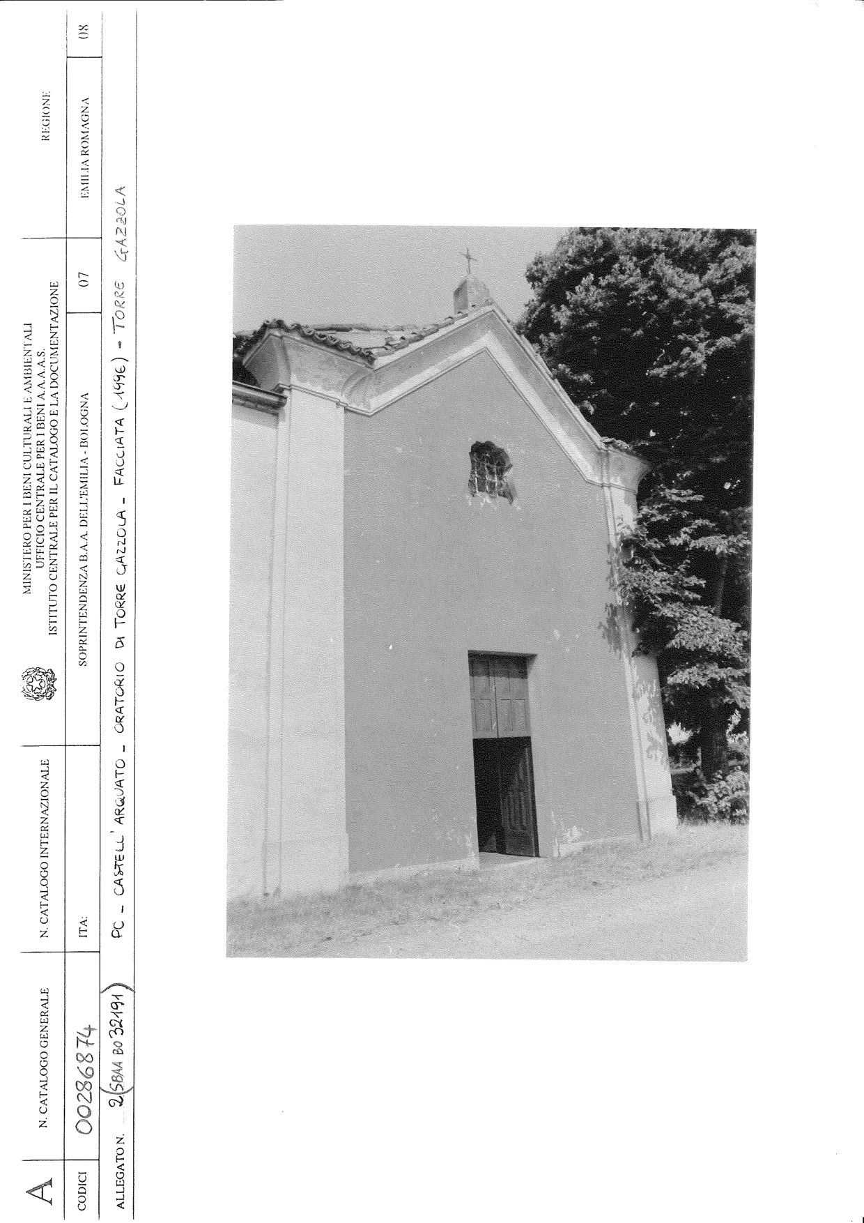 Torre Gazzola (complesso di architettura rurale, insediamento agricolo a corte aperta) - Castell'Arquato (PC) 