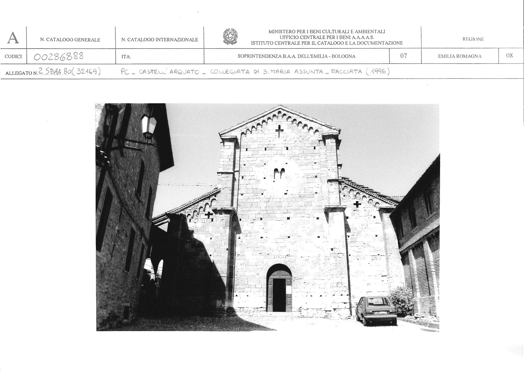 Collegiata di S. Maria Assunta (edilizia religiosa complessa a corpi aggregati) - Castell'Arquato (PC) 