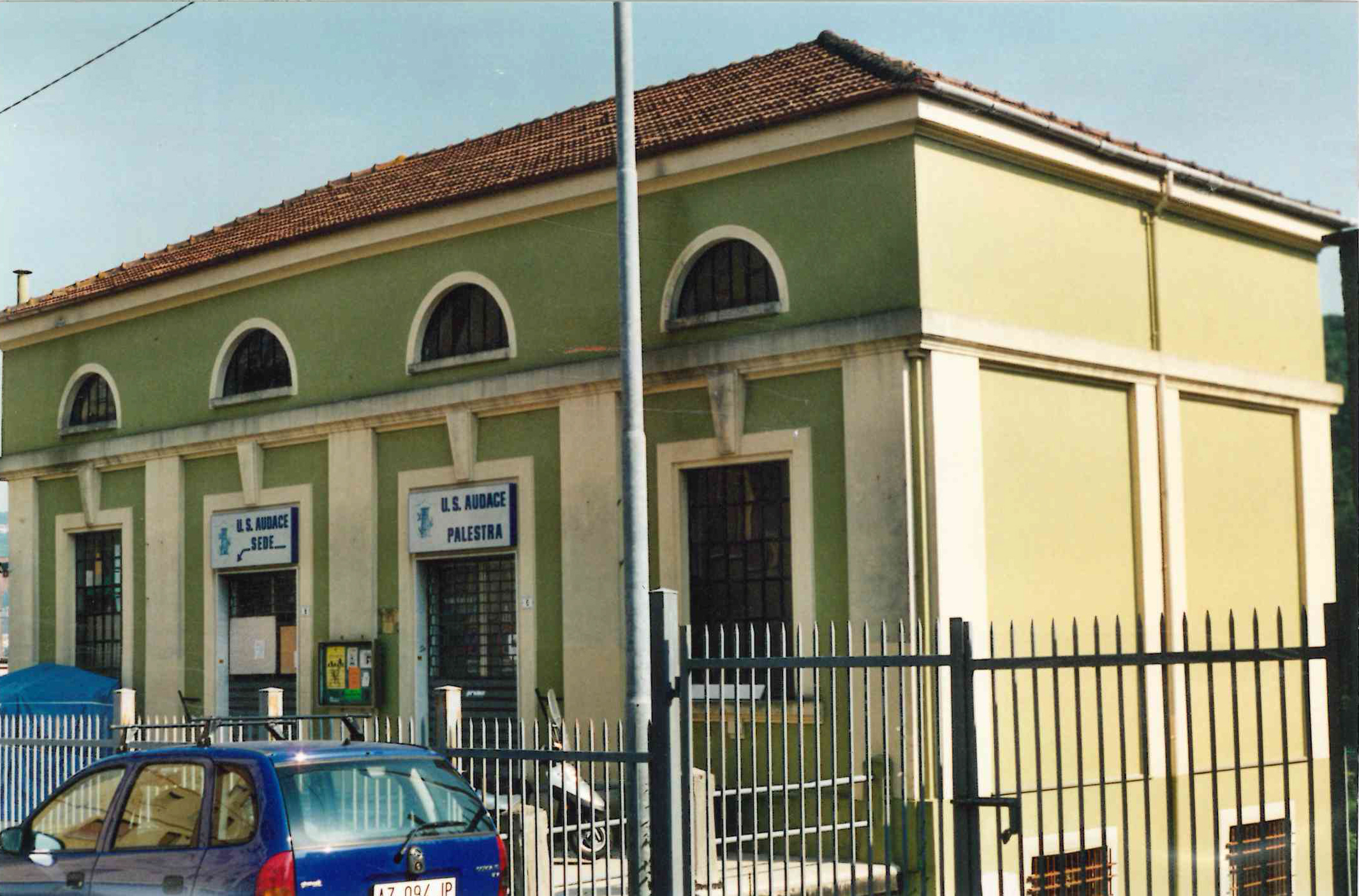 Sede della Società sportiva Audace, Ex Casa del Balilla di Campomorone (casa, ad aula) - Campomorone (GE)  (XX)